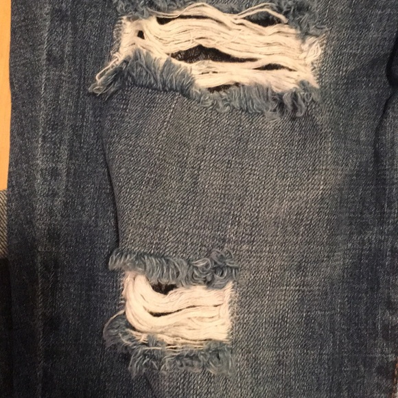 BCBG Ripped/LACE ankle jeans - Picture 3 of 5